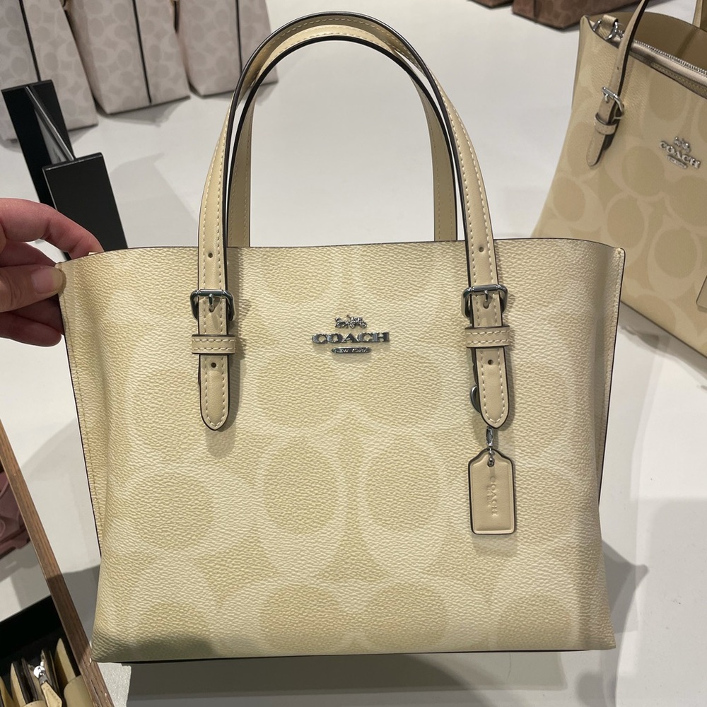 NWT!COACH MOLLIE TOTE BAG 25 IN SIGNATURE CANVAS(COACH CAL50)